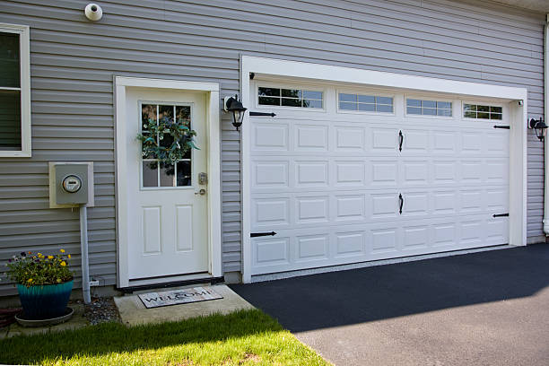 24/7 Emergency Garage Door Panel Replacement experts in Barker Heights, NC